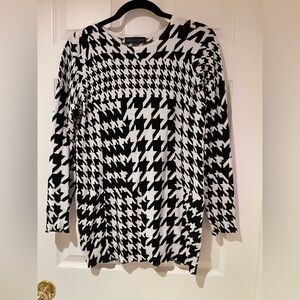 Black and White size S Houndstooth Women's KNIT TOP in great condition